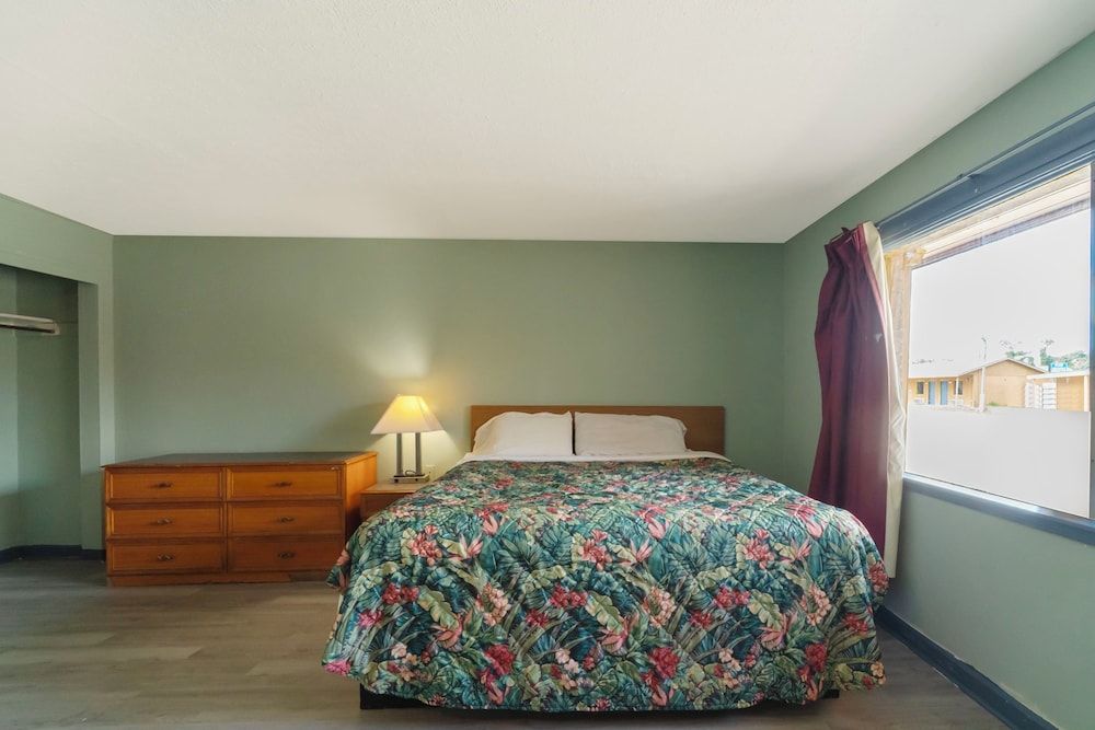 Room, 1 King Bed, Non Smoking