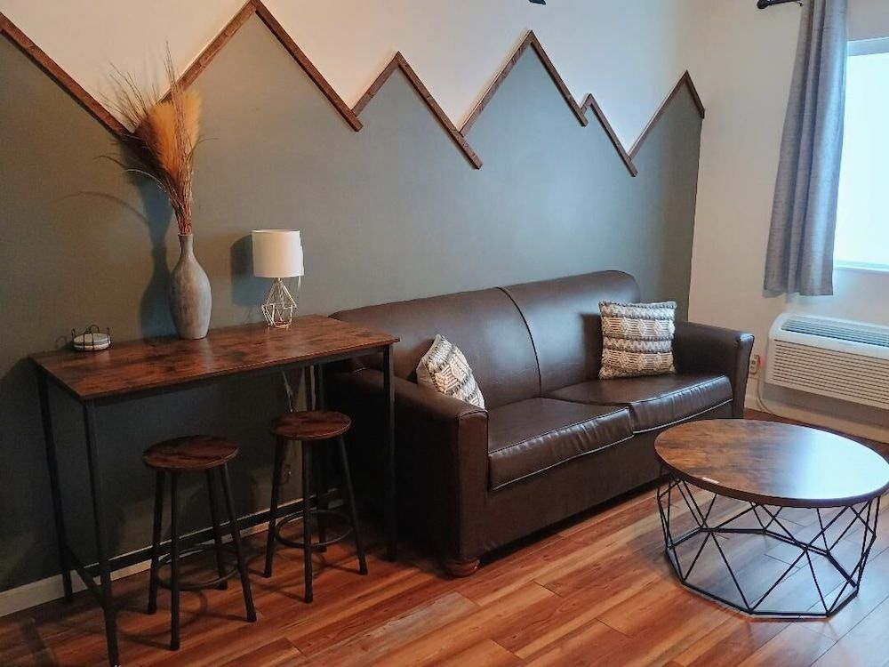 Wild Mountain Lodge Deluxe Suite, Mountain View 5