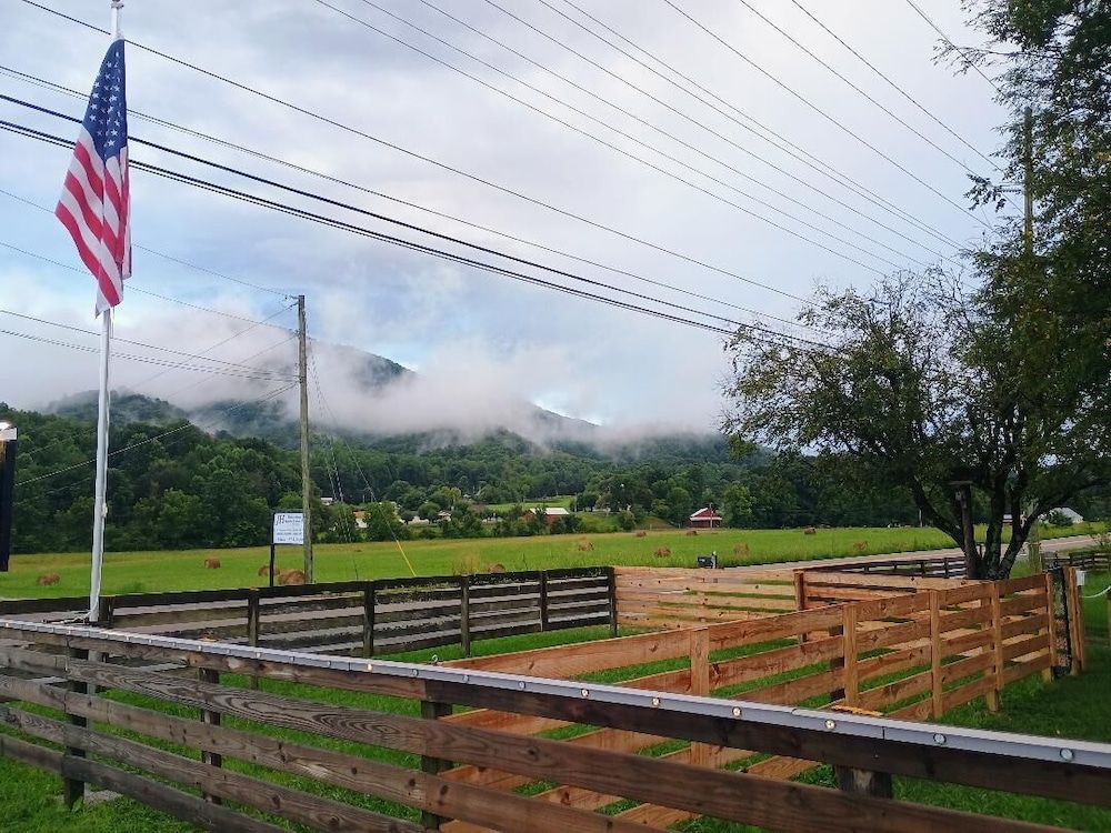 Wild Mountain Lodge Honeymoon Double Room, Mountain View 4