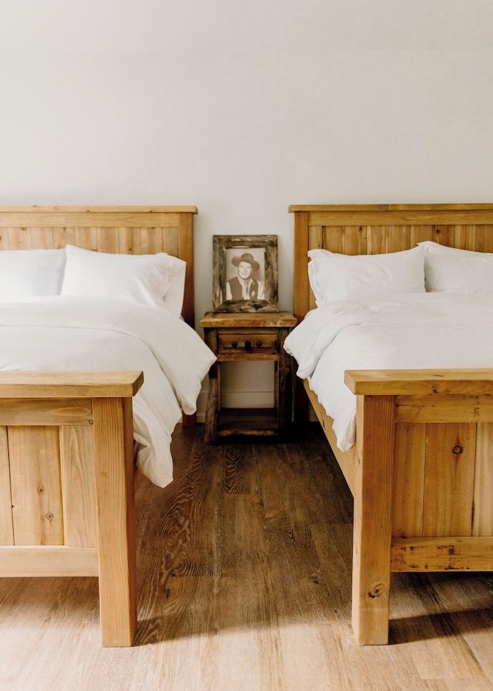 The Hotel Henry Standard Room 3