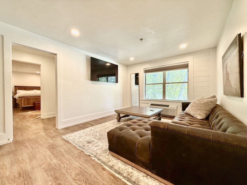 The Hotel Henry Premium Single Room 13