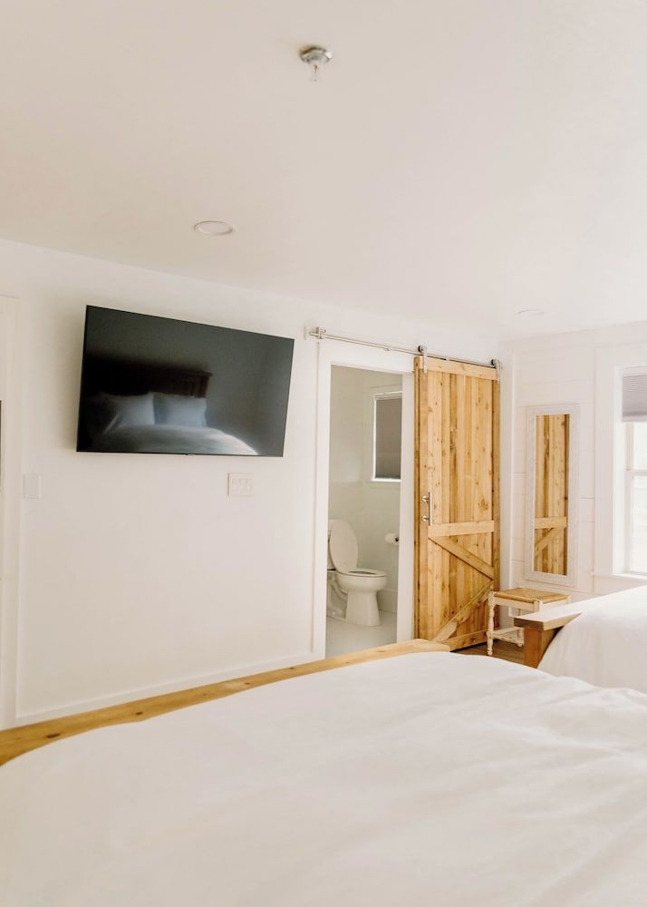 The Hotel Henry Family Suite 4