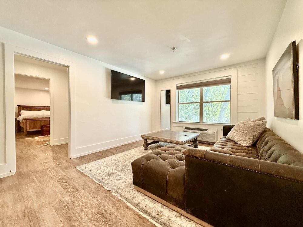 The Hotel Henry Premium Single Room 10