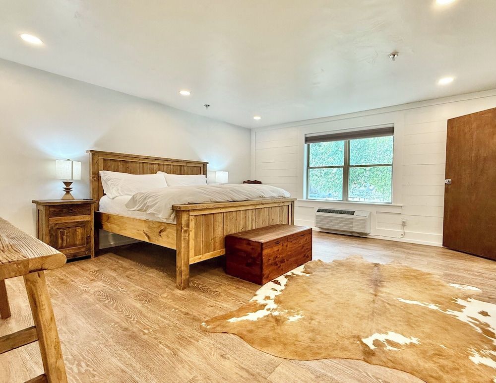 The Hotel Henry Premium Single Room 3