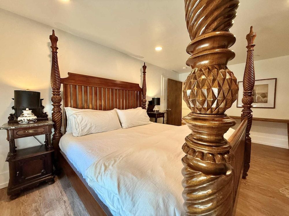 The Hotel Henry Premium Single Room 7