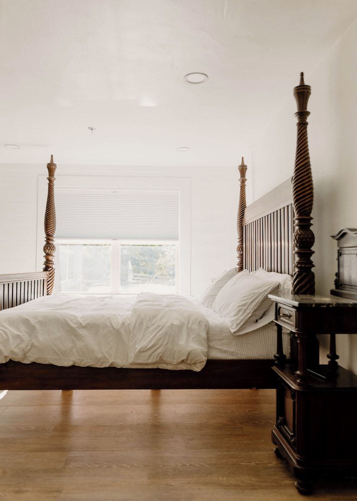 The Hotel Henry Family Suite 3