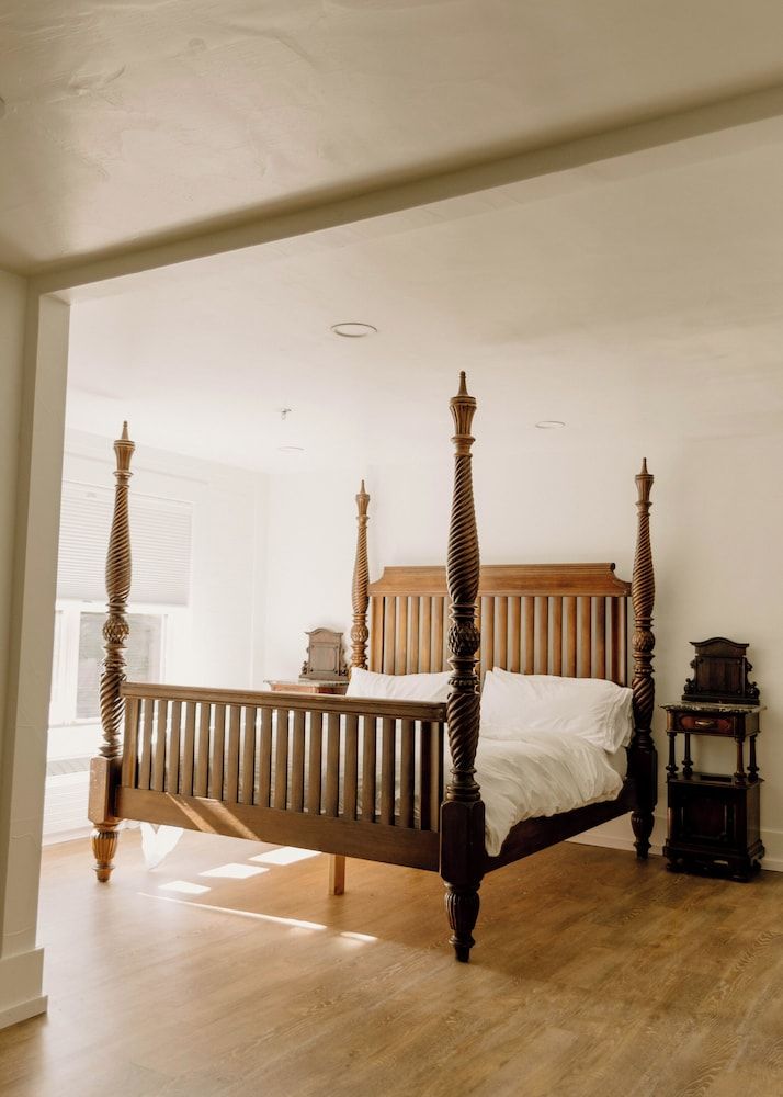 The Hotel Henry Family Suite 2