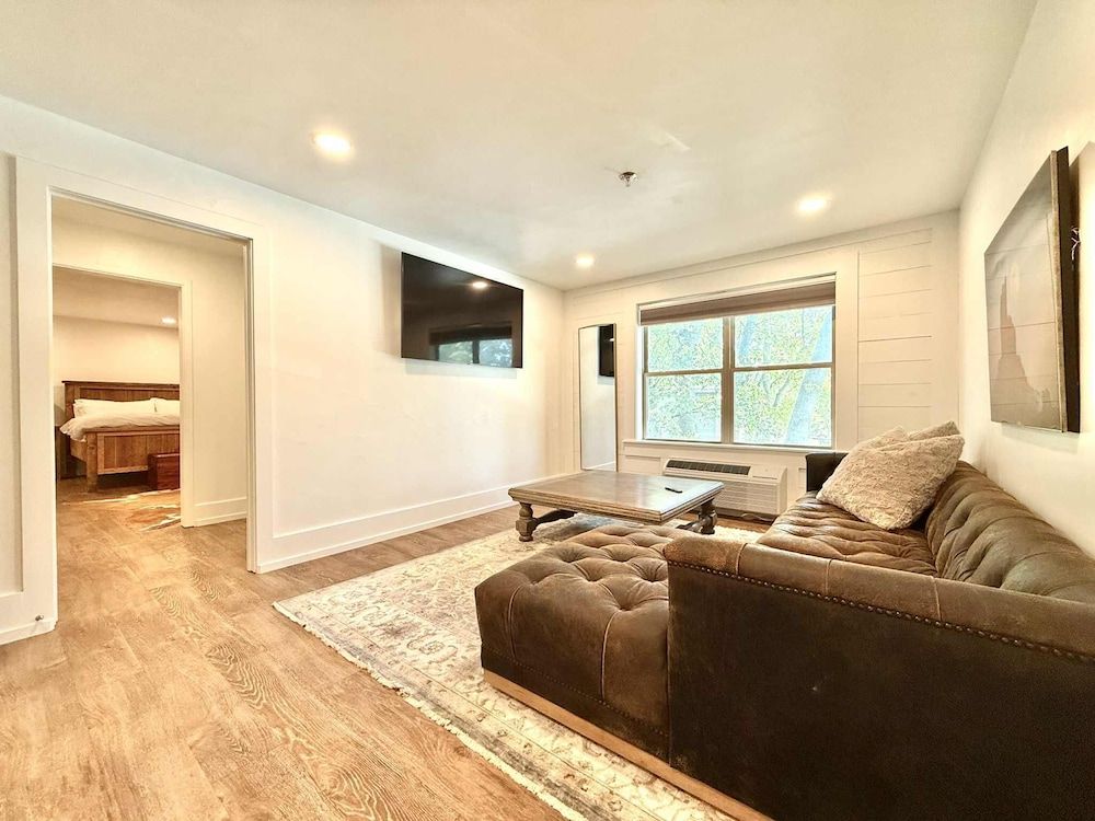 The Hotel Henry Premium Single Room 12