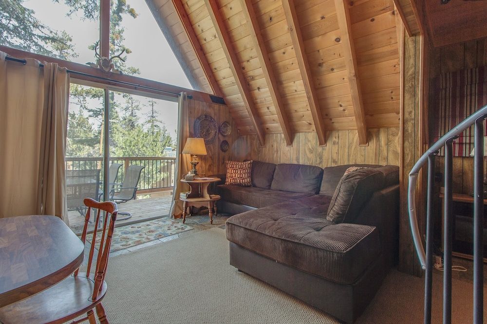 Castle Rock Cabin #2 Cabin, Multiple Beds, Pool Access, Mountain View (VC247) 11