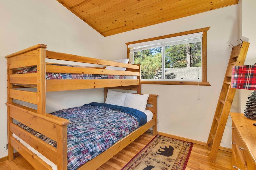 Cub's Cabin #2561 House, Multiple Beds, Pool Access, Mountain View (2561) 2