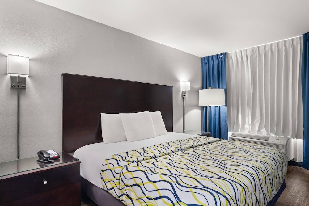 Suburban Studios Orange Park - Jacksonville near Naval Air Station