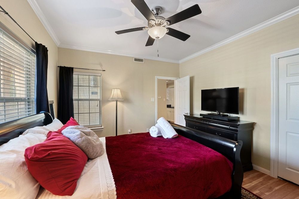 Paradise Island Condo, Multiple Beds, Hot Tub 7