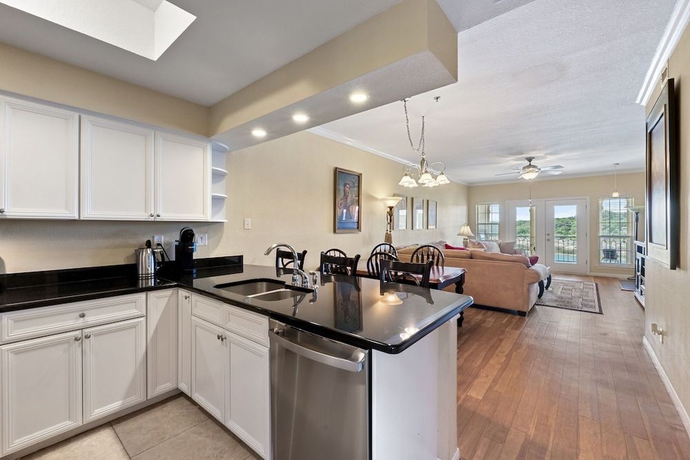 Paradise Island Condo, Multiple Beds, Hot Tub 21