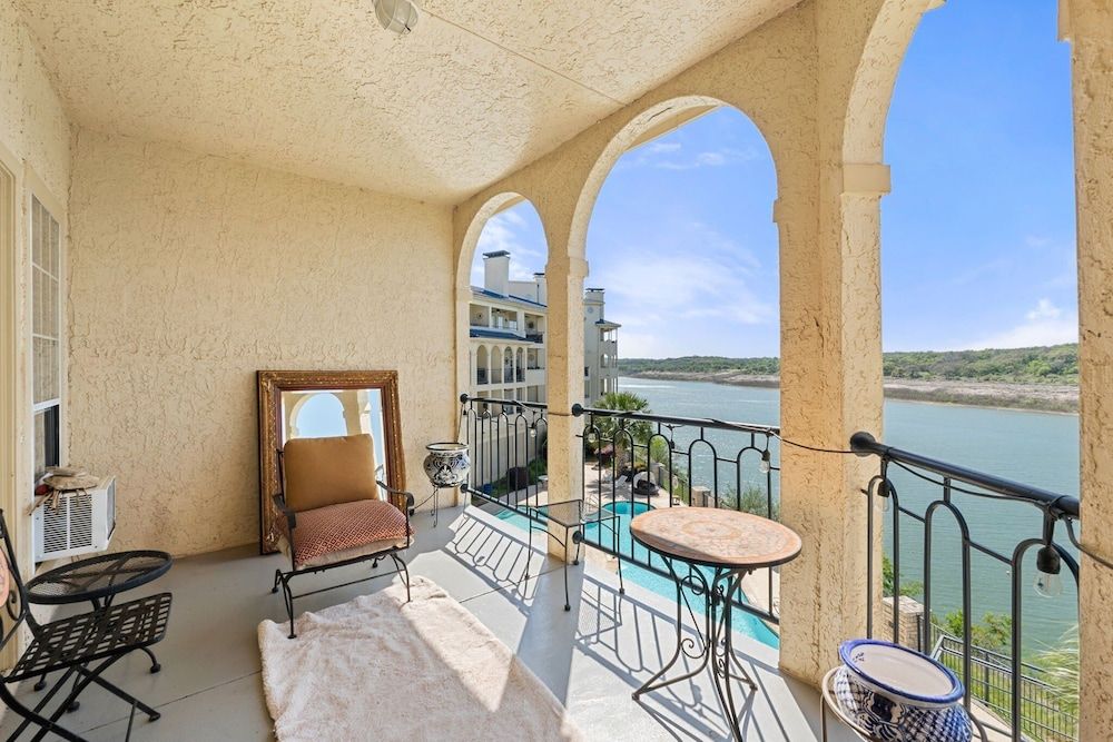 Paradise Island Condo, Multiple Beds, Hot Tub 22