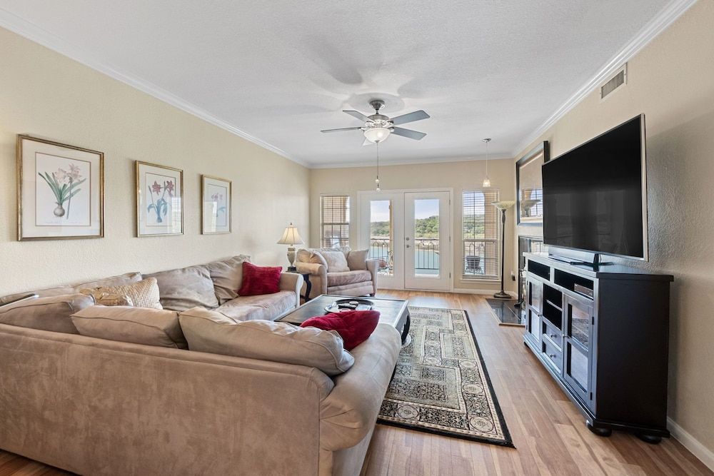 Paradise Island Condo, Multiple Beds, Hot Tub 14