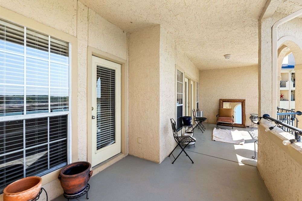 Paradise Island Condo, Multiple Beds, Hot Tub 24