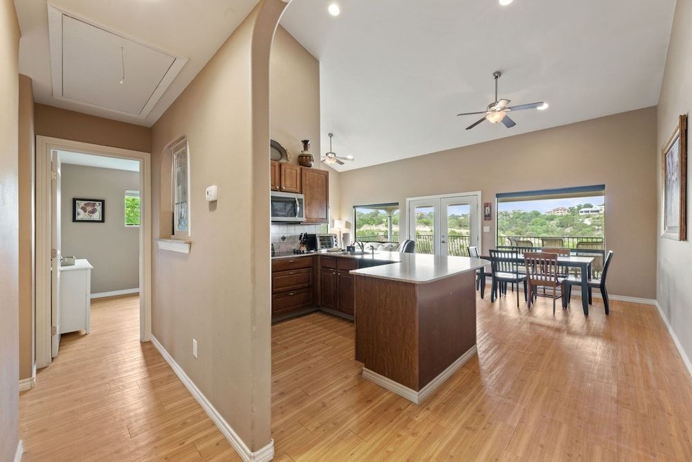 Shiraz Haus - Unit B House, Multiple Beds, Balcony 18