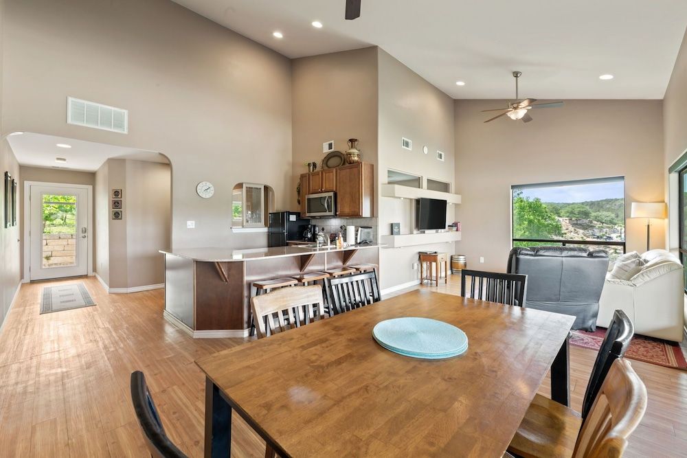 Shiraz Haus - Unit B House, Multiple Beds, Balcony 16