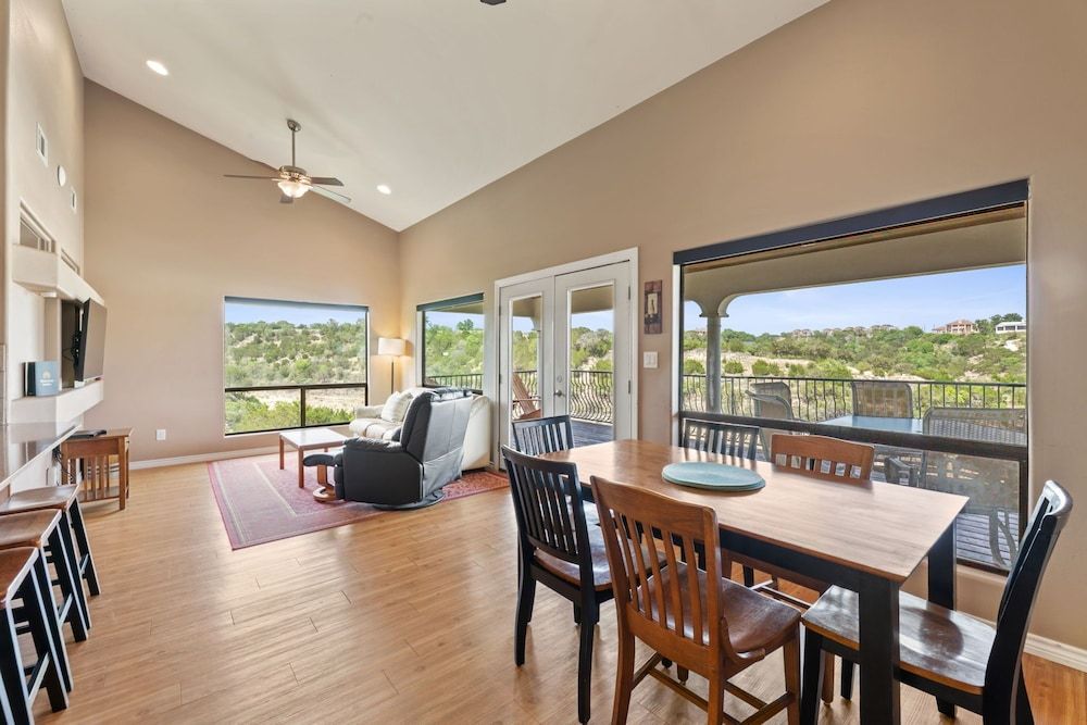 Shiraz Haus - Unit B House, Multiple Beds, Balcony 9