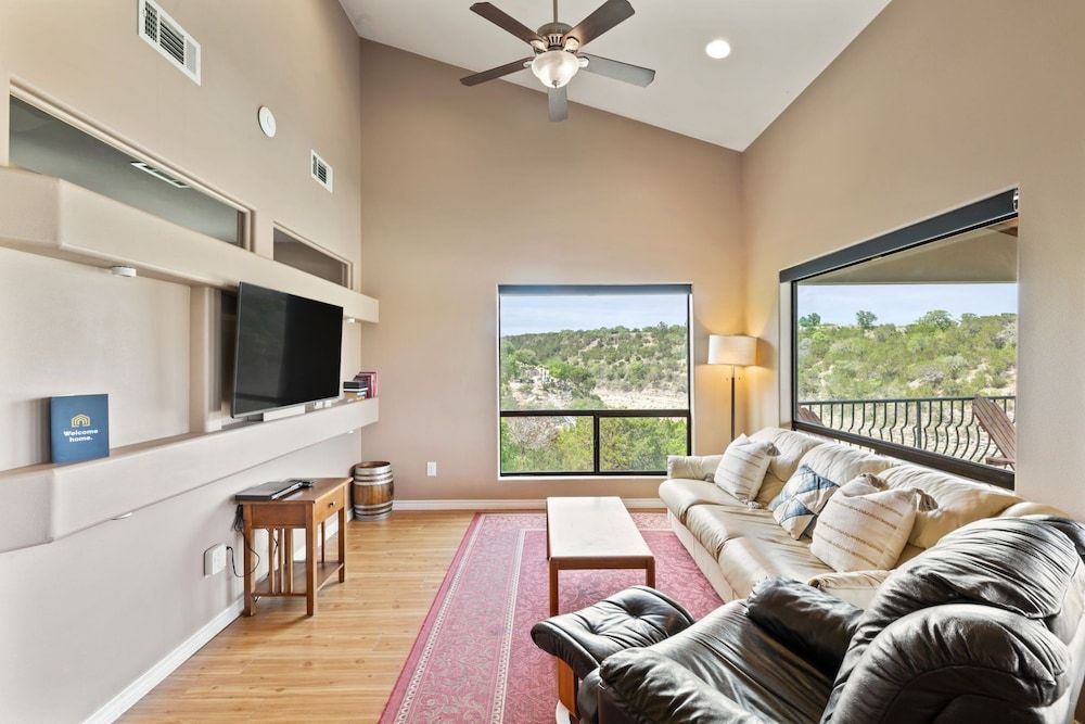 Shiraz Haus - Unit B House, Multiple Beds, Balcony 12