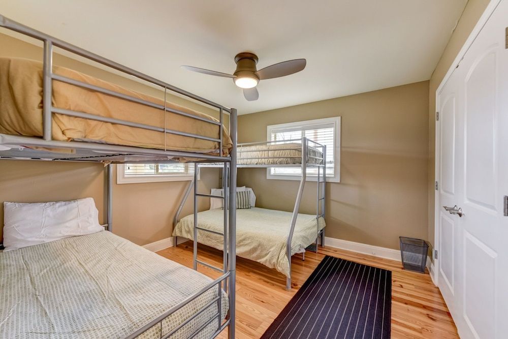 Hillview Estate House, Multiple Beds, Patio (4) 7