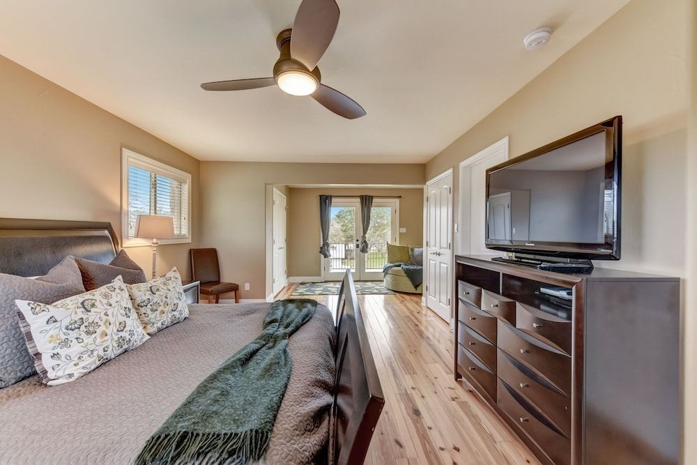 Hillview Estate House, Multiple Beds, Patio (4) 3