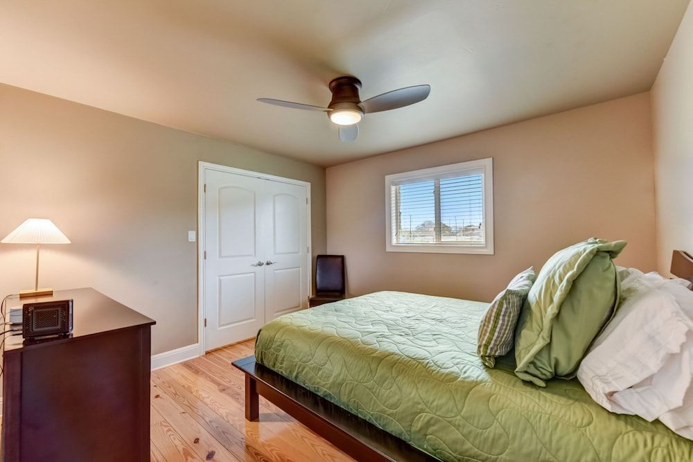 Hillview Estate House, Multiple Beds, Patio (4) 6