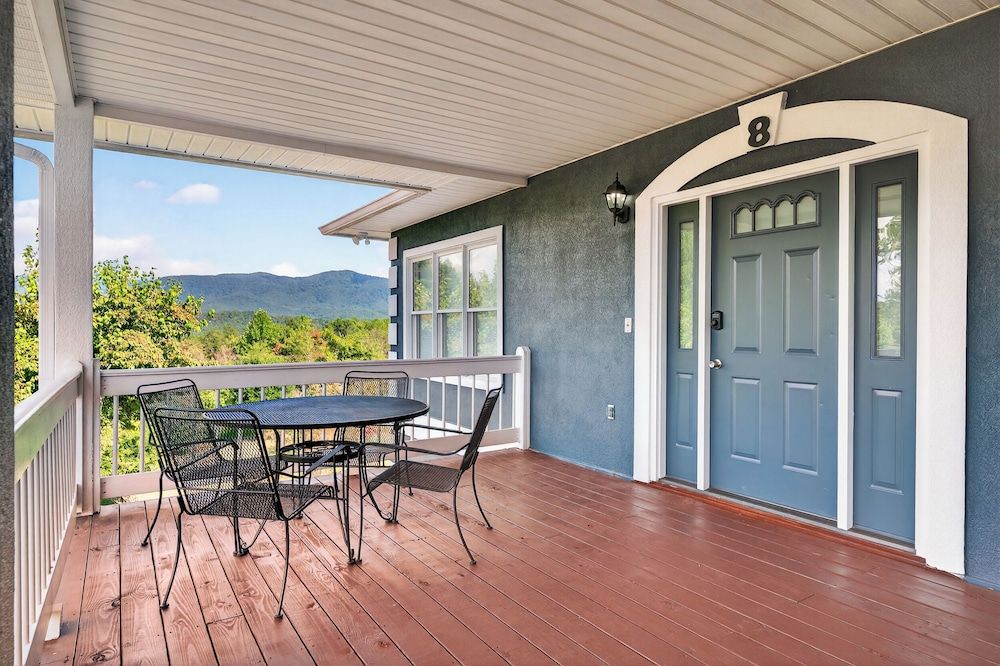 Whitepath Lodge And Resort Mountain View Resort Suite 23