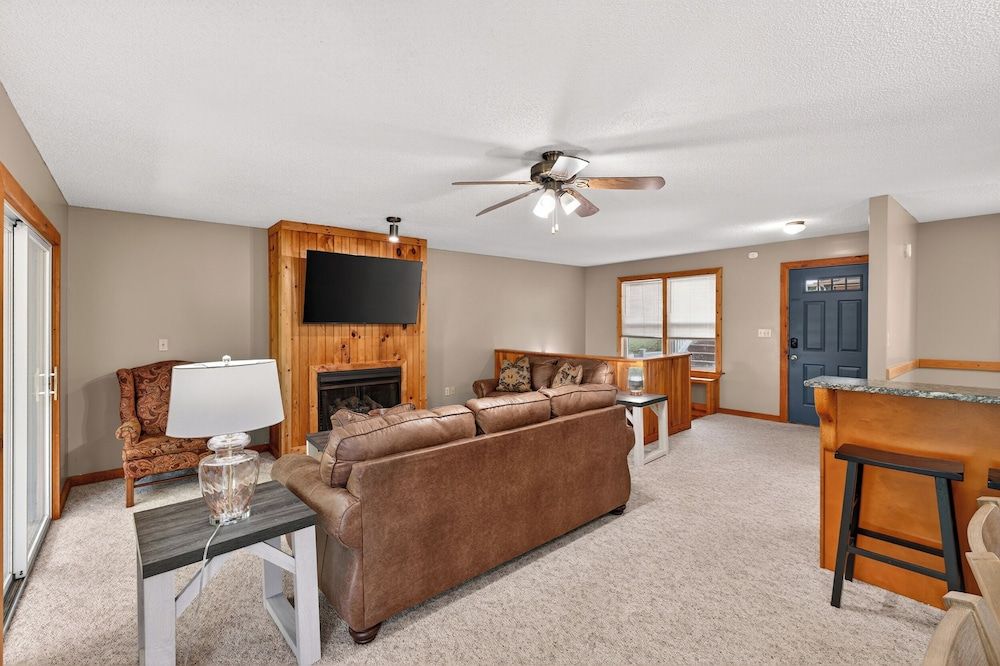 Whitepath Lodge And Resort 2-Bedroom Townhome 4