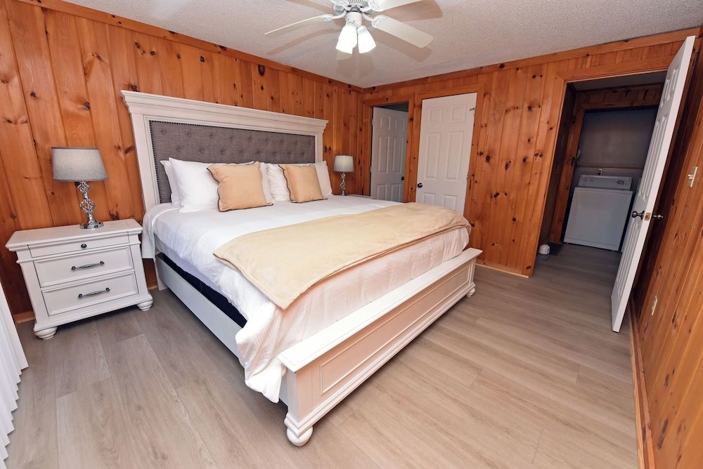 Whitepath Lodge And Resort