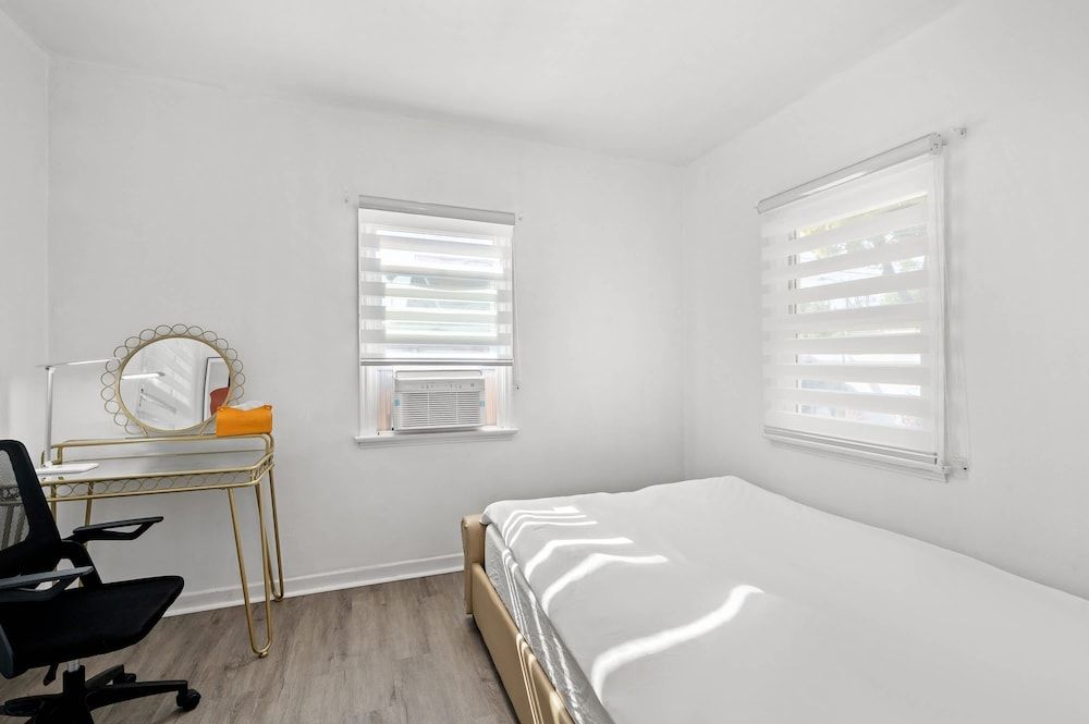 Near LA Cozy Home With Full Kitchen Laundry Apartment 12