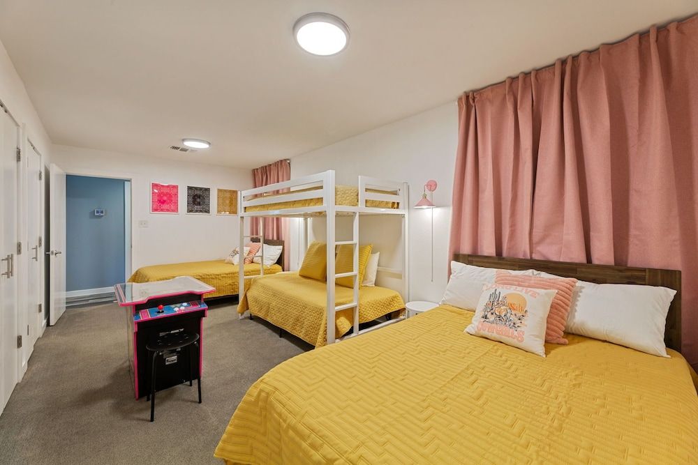 TX Sunset Ranch House, Multiple Beds, Patio, Garden View (TX Sunset Ranch (17)) 6