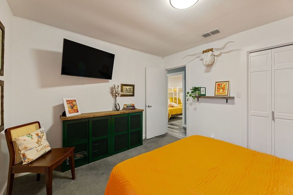 TX Sunset Ranch House, Multiple Beds, Patio, Garden View (TX Sunset Ranch (17)) 9