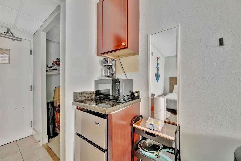 Little Harbor Deluxe Studio, 2 Queen Beds 5