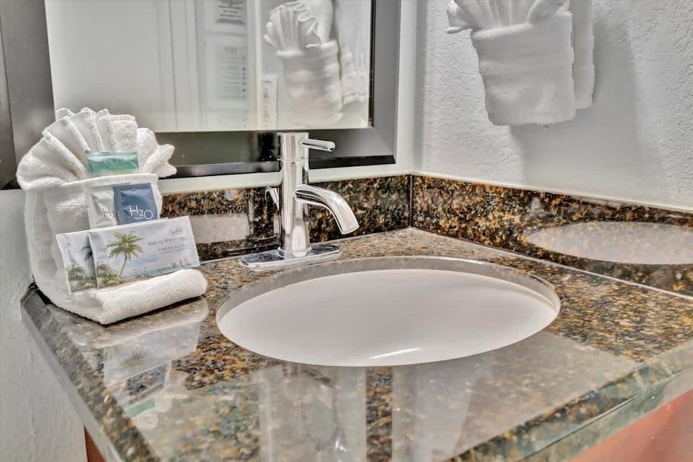 Little Harbor Deluxe Studio, 2 Queen Beds 11