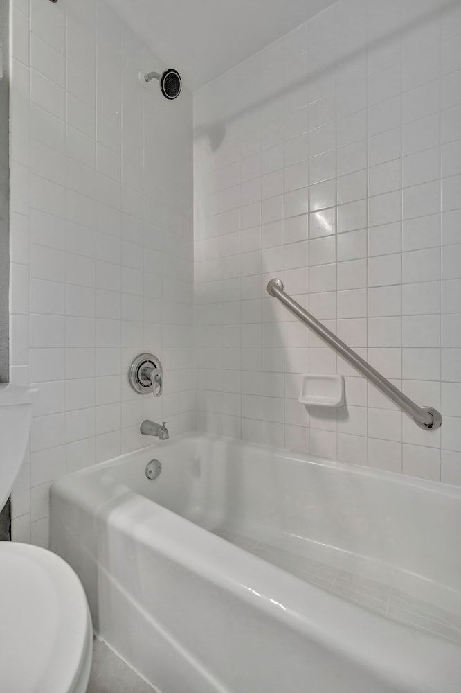 Little Harbor Comfort Studio, 1 Queen Bed, Balcony, Bay View 23