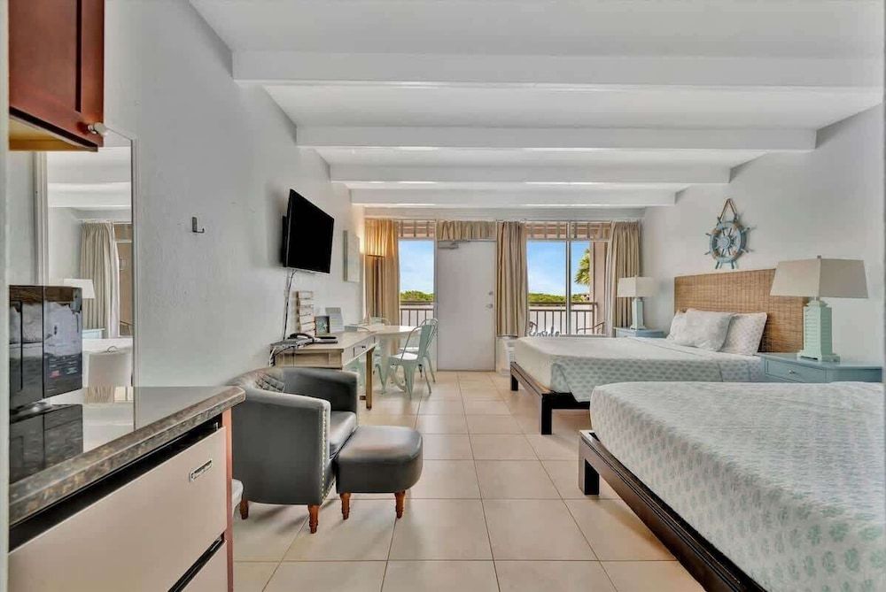 Little Harbor Deluxe Studio, 2 Queen Beds 7