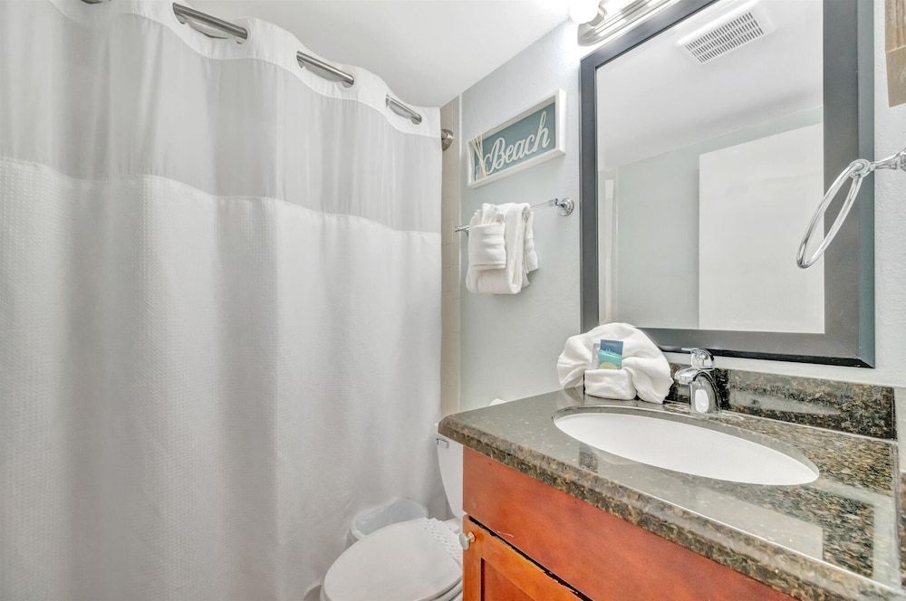 Little Harbor Panoramic Studio, 2 Queen Beds, Balcony 11