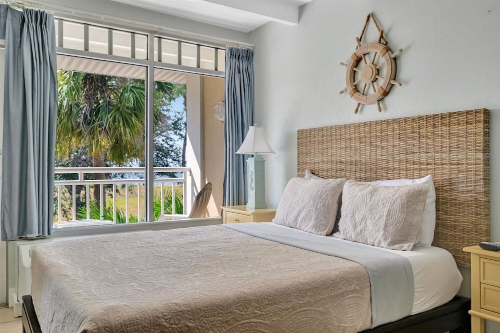 Little Harbor Panoramic Studio, 2 Queen Beds, Balcony 4