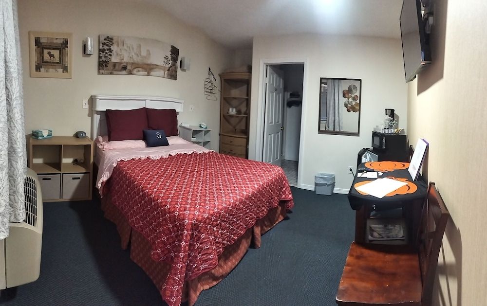 Sunshine Inn Room, 1 Queen Bed, Non Smoking 4