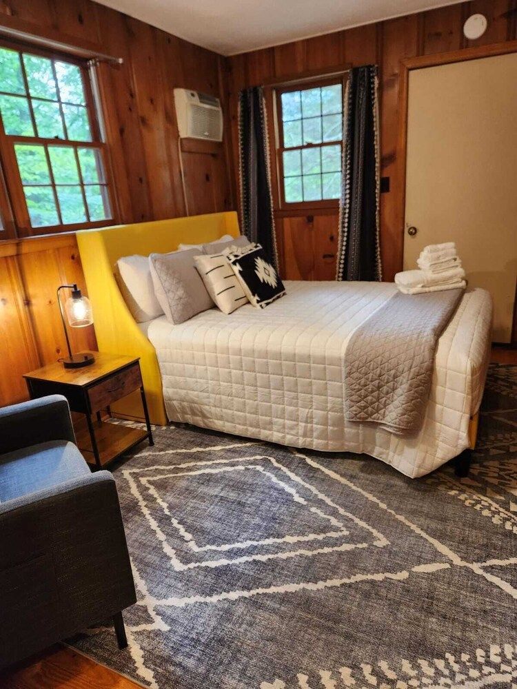 Wildrest Hotel Classic Room, 1 Queen Bed, Patio, Ground Floor 2