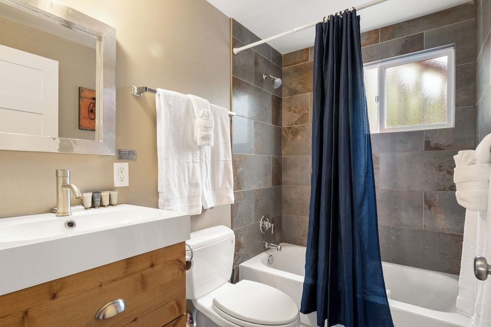 Purple Sage Flats Condo 8