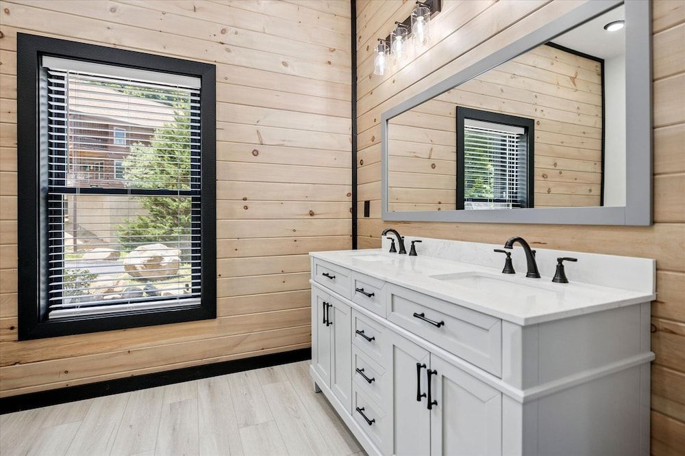 New Cabin w Indoor Swim Spa Hot Tub Gameroom Apartment 38