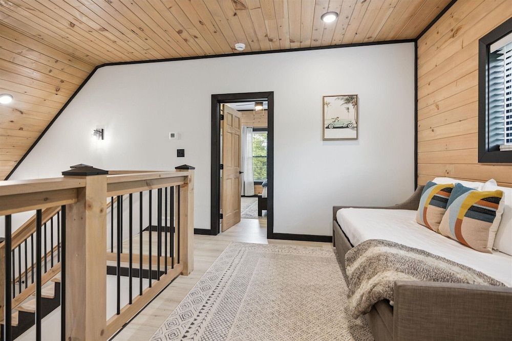 New Cabin w Indoor Swim Spa Hot Tub Gameroom Apartment 15