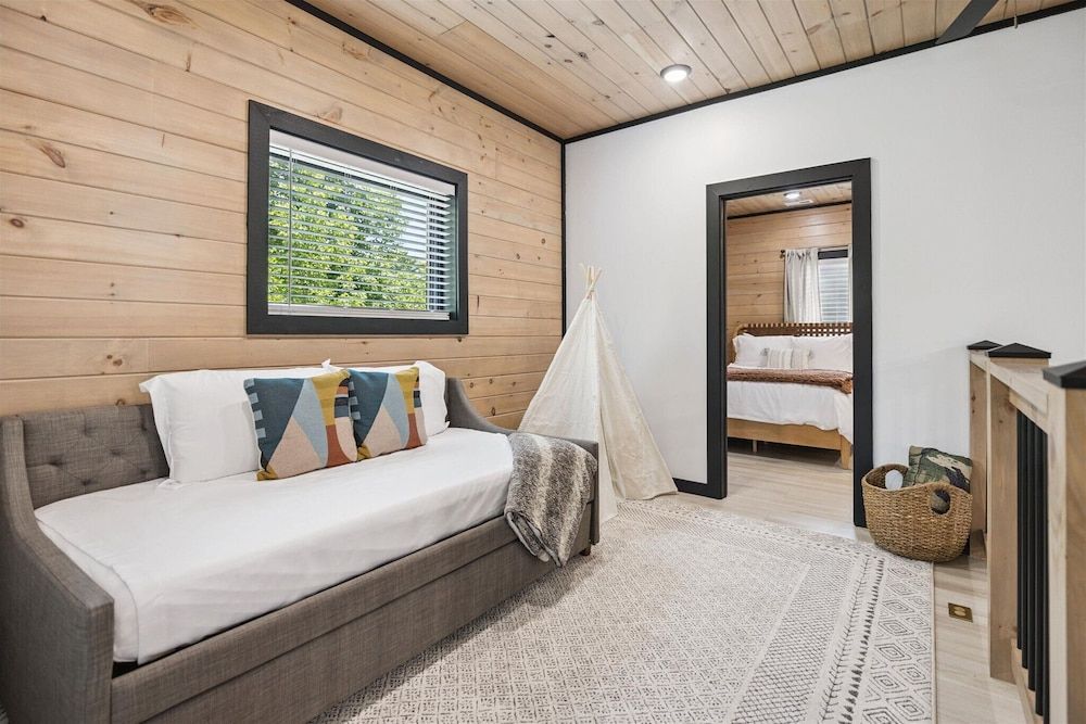 New Cabin w Indoor Swim Spa Hot Tub Gameroom Apartment 14