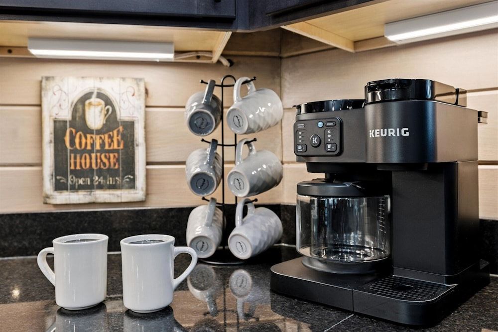 New Cabin w Indoor Swim Spa Hot Tub Gameroom Apartment 27