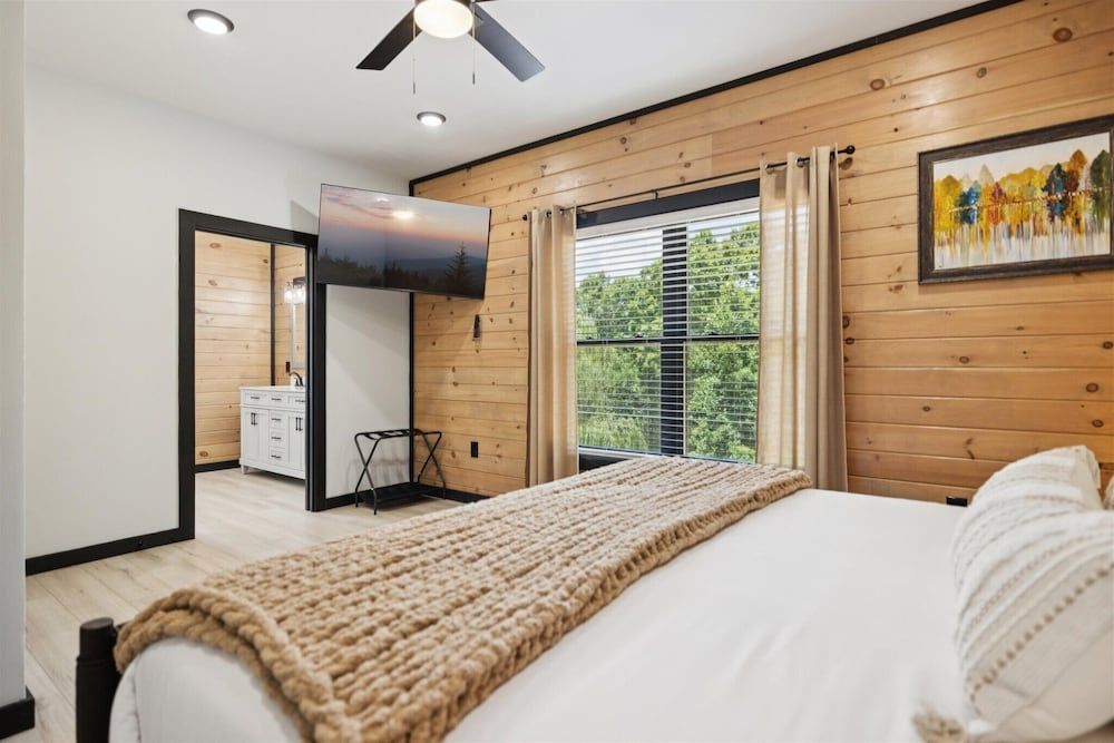 New Cabin w Indoor Swim Spa Hot Tub Gameroom Apartment 12