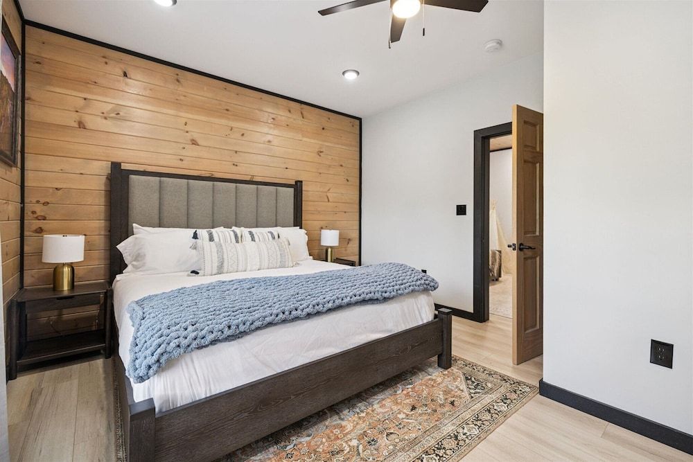 New Cabin w Indoor Swim Spa Hot Tub Gameroom Apartment 21