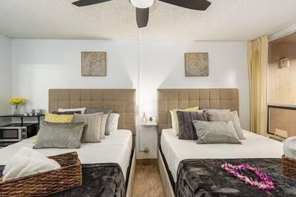 Comfort Room, 2 Bedrooms, Garden View