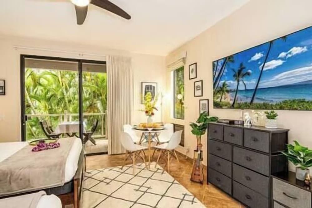 Luxury Studio Suite, 2 Queen Beds, Pool View